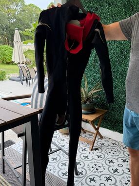 Body Glove Men's Full Wetsuit Rash Guard - Black with Red Lining